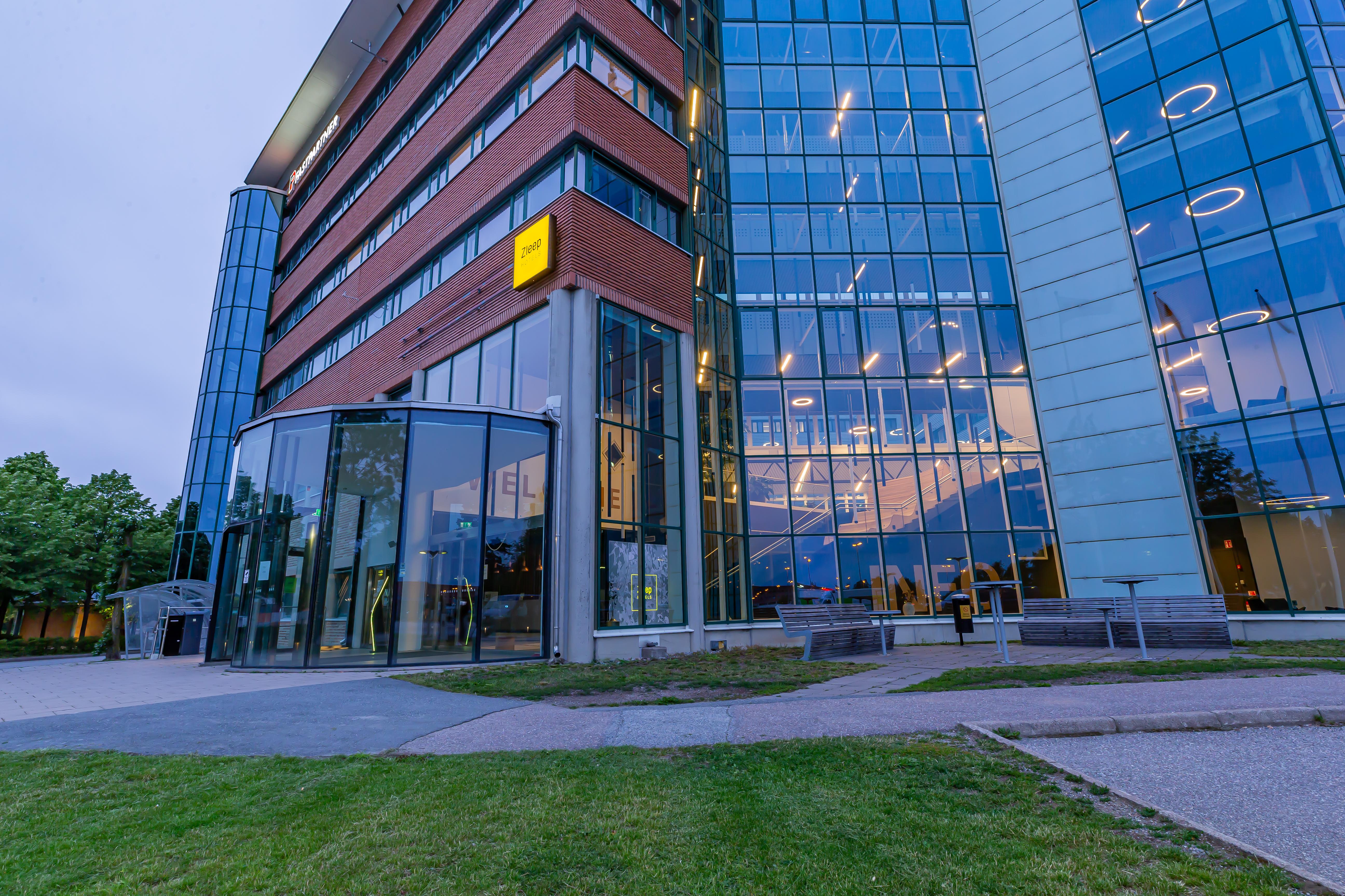 First Hotel Stockholm North Upplands-Väsby Екстериор снимка