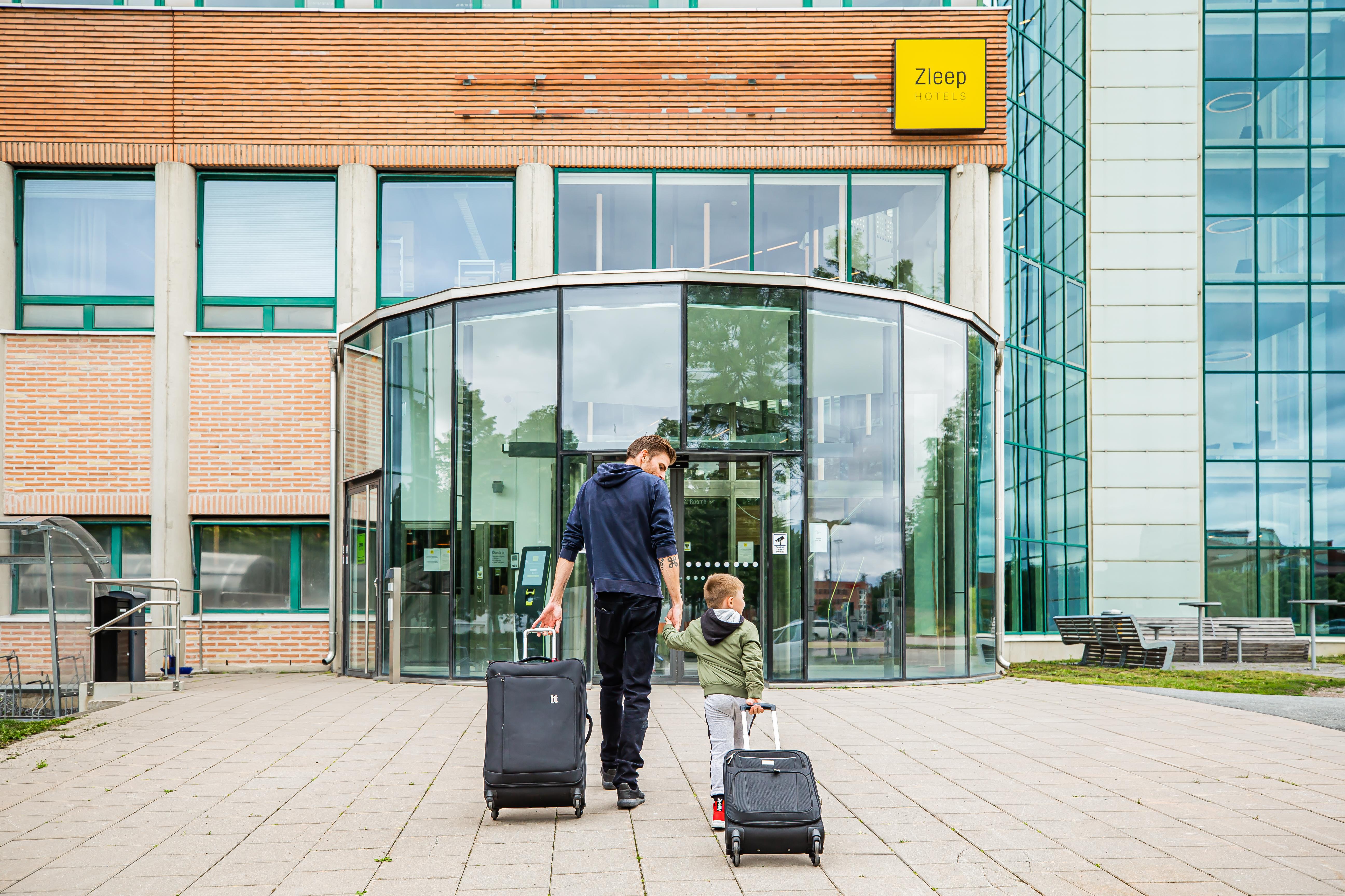 First Hotel Stockholm North Upplands-Väsby Екстериор снимка
