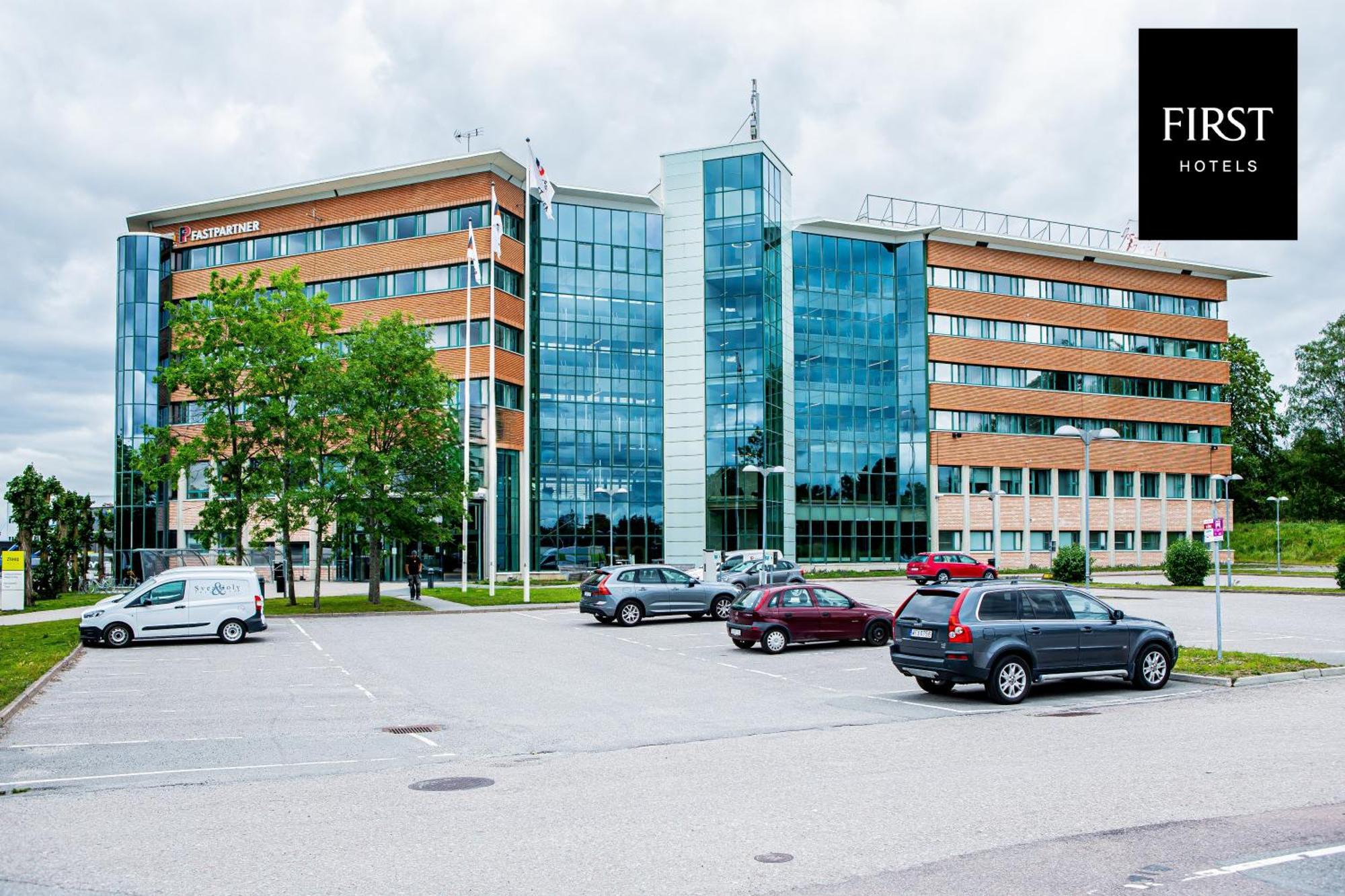 First Hotel Stockholm North Upplands-Väsby Екстериор снимка