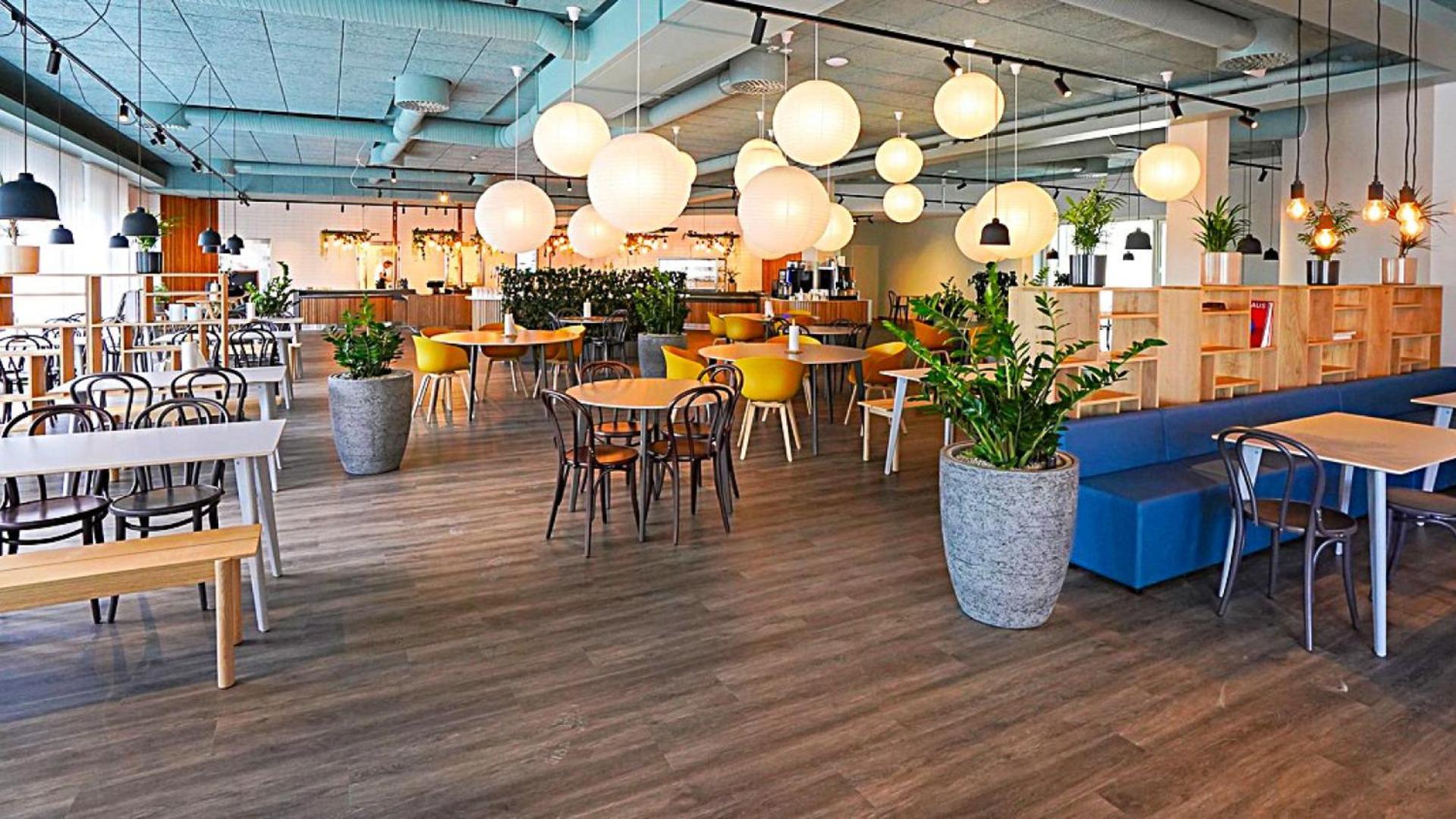 First Hotel Stockholm North Upplands-Väsby Екстериор снимка