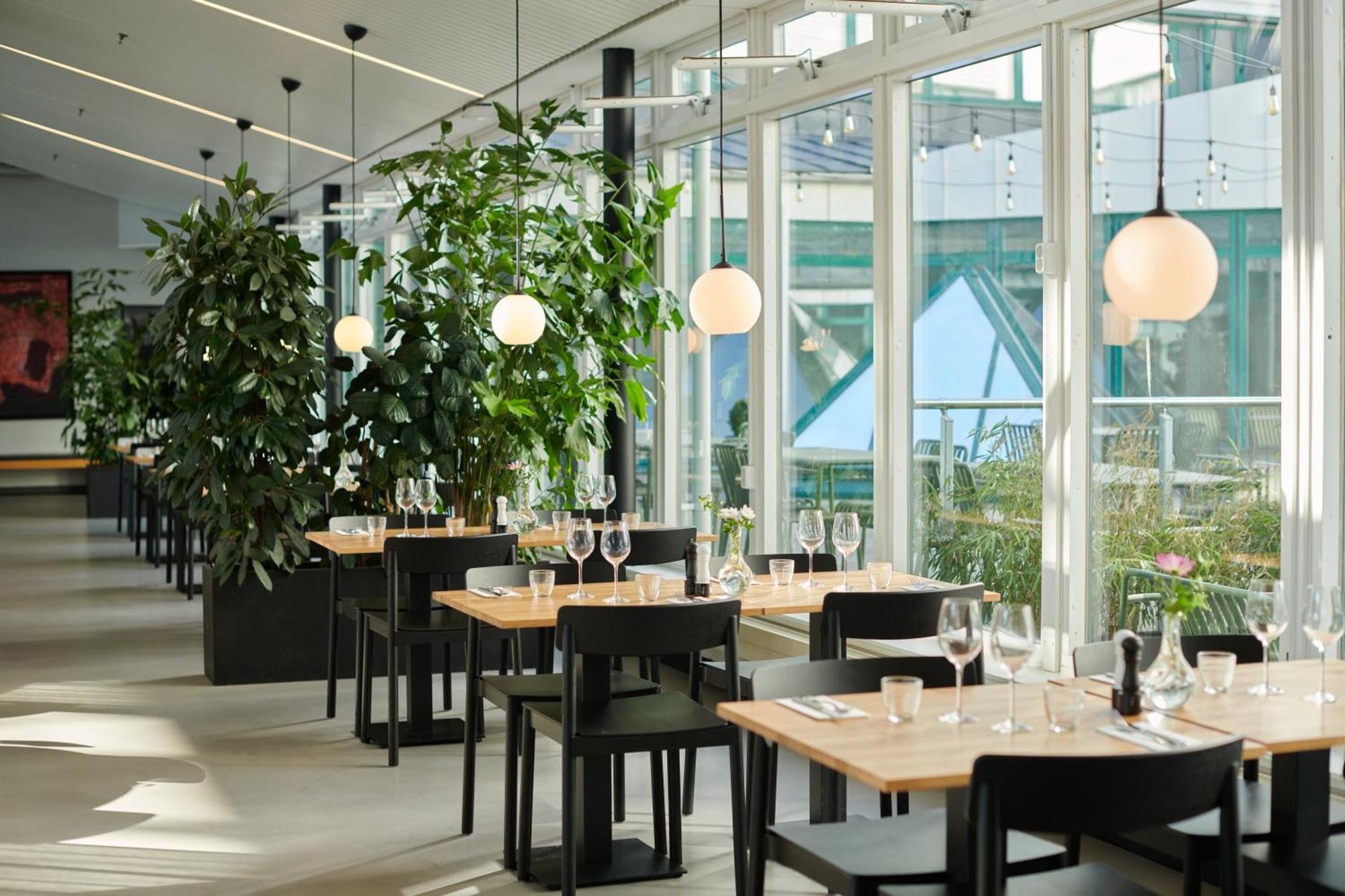 First Hotel Stockholm North Upplands-Väsby Екстериор снимка