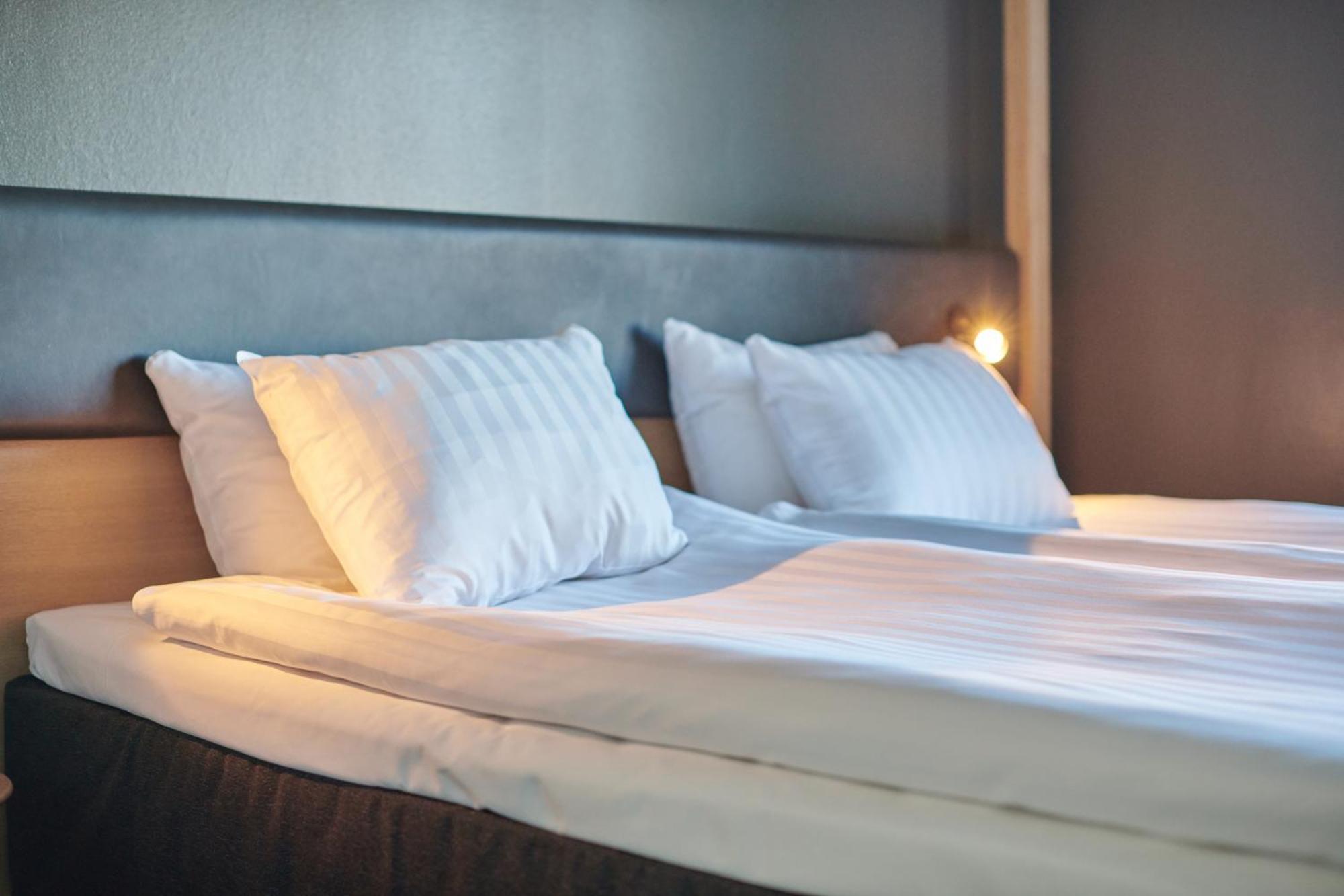 First Hotel Stockholm North Upplands-Väsby Екстериор снимка